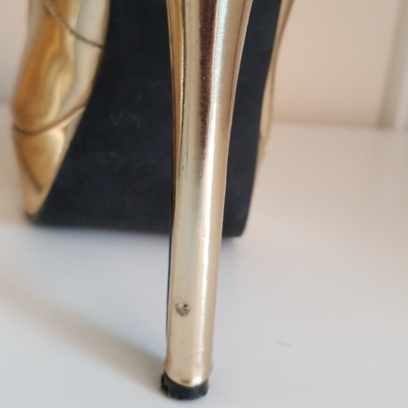 SOLD Gorgeous gold heels with with cage detail - Picture 4 of 8